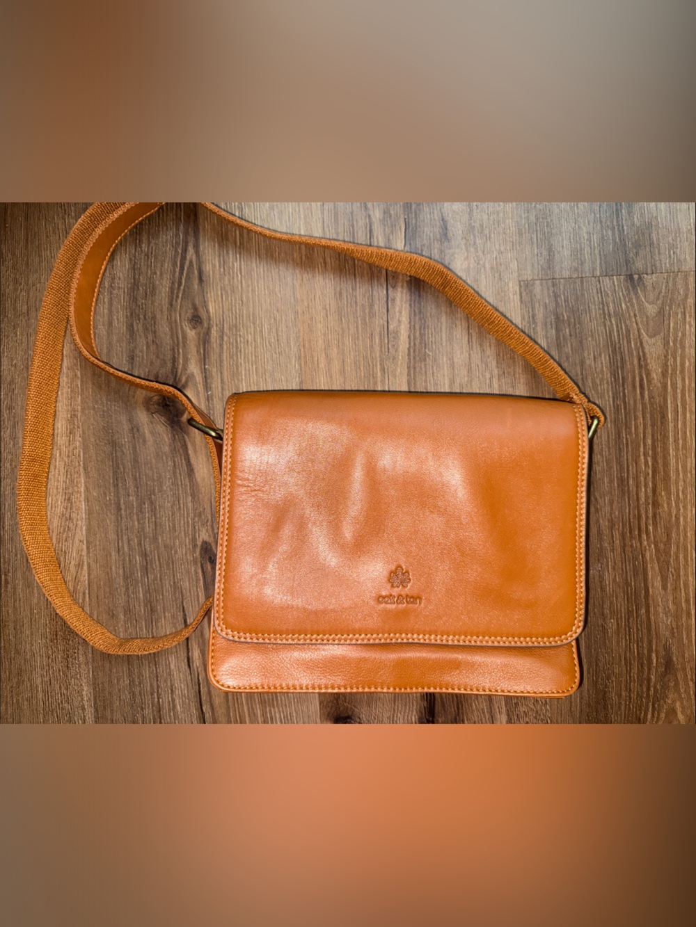 Classic Leather Crossbody Bag in Cognac
